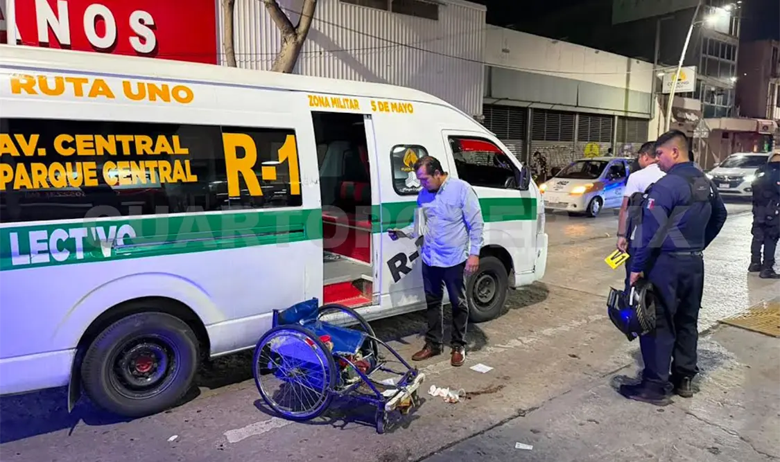 Otra vez un colectivo protagoniza un accidente por imprudencia al volante. Ulises Villalobos / CP