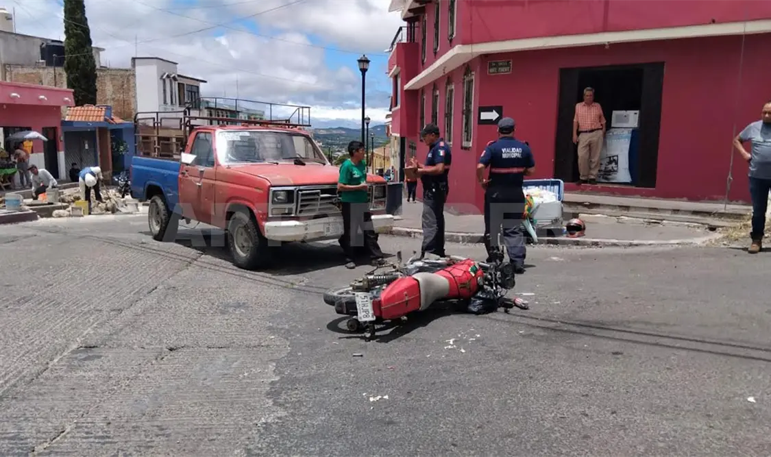La camioneta embistió al vendedor de tortillas en el cruce de calles. Juan Orel / CP