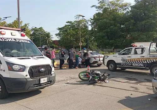 Dos lesionados en choques de motocicletas Dos lesionados en choques de motocicletas
