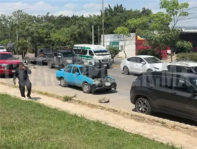 Carambolazo de cinco veh&iacute;culos por alcance