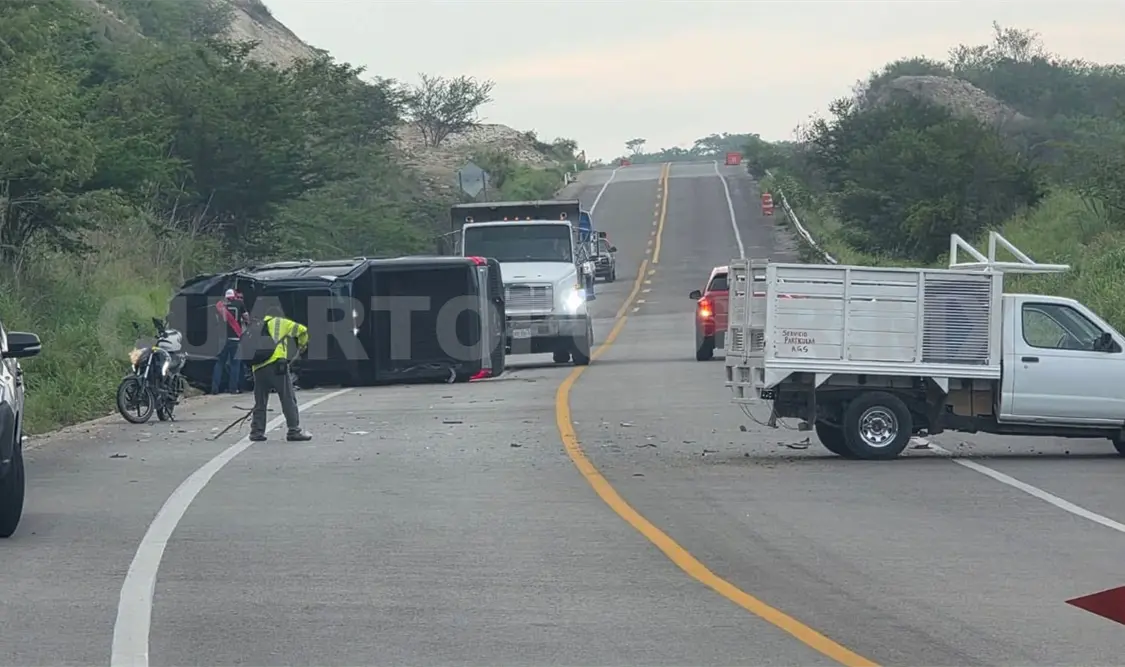 El accidente carretero ocurrió en el nuevo libramiento Sur, entre el desvío a Terán y el entronque a Suchiapa. Ulises Villalobos / CP