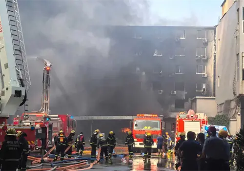 Reportan 28 muertos por incendio en f&aacute;brica