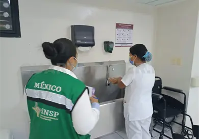 Paciente de Zinacantán está siendo atendida Paciente de Zinacantán está siendo atendida