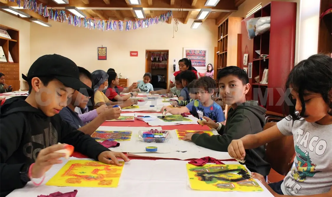 Los talleres contribuyen a la preservación de los conocimientos y técnicas tradicionales mediante actividades que articulan el juego. Manuel Martínez / CP