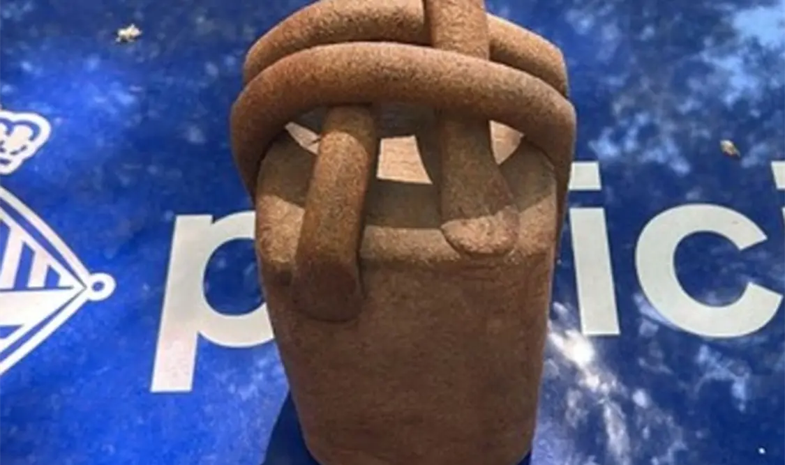 Una de las obras robadas en Barcelona es la pieza Lurra G20 del escultor Eduardo Chillida, valorada en más de 225 mil euros. Cortesía