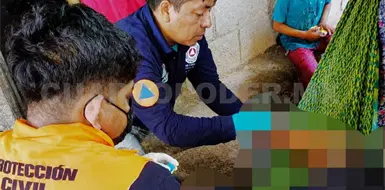 Ni&ntilde;o se lastima un pie con machete