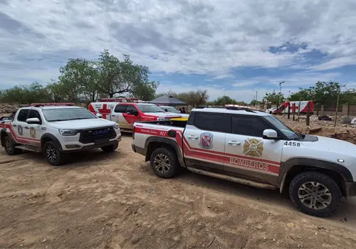 Buscan a adulto mayor que fue arrastrado por corriente de arroyo