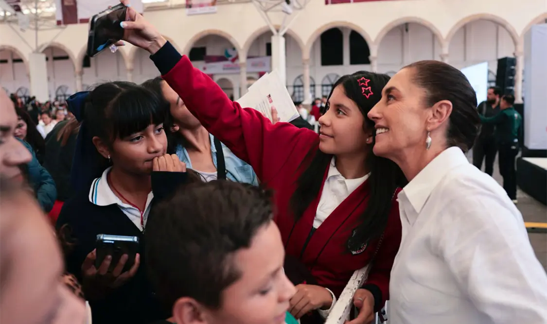 La presidenta, de gira por Zacatecas, sostuvo que las becas las reciben en todos los niveles educativos. Cortesía