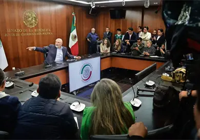 Notar&iacute;a af&iacute;n a Ad&aacute;n aval&oacute; contrato por unos 4.8 mmdp