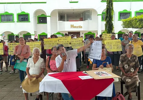 Protestan contra el cambio de nombre de la comunidad Aquiles Serd&aacute;n