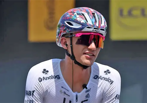Isaac del Toro se mantiene tercero en el Tour