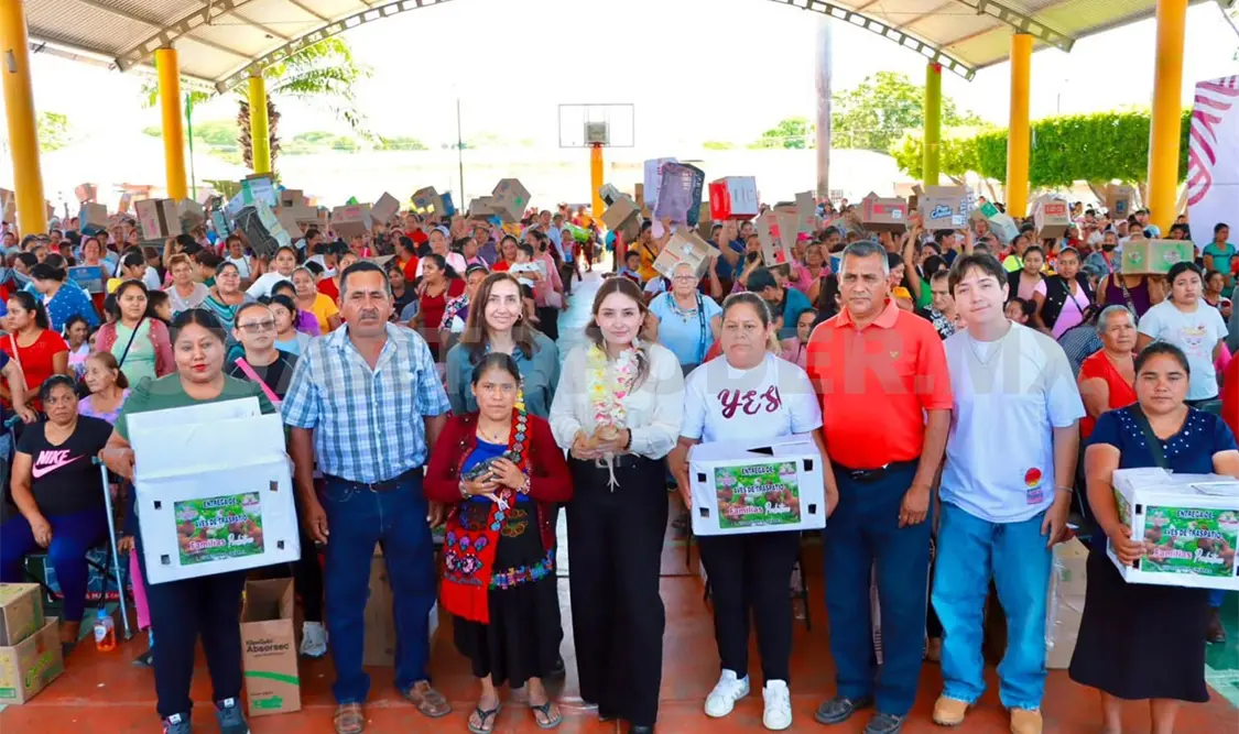 La alcaldesa dijo que se busca fortalecer la economía familiar mediante la producción de alimentos para el autoconsumo. CP