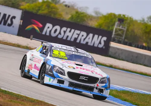 Tres pilotos pelean por liderato GTM Light