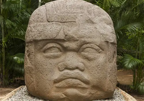 Exhibir&aacute;n cabezas olmecas en Shanghai