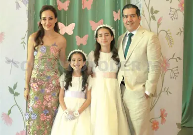 Una celebración llena de bendiciones Una celebración llena de bendiciones