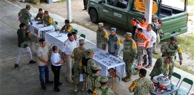 Militares llevan labor social a la selva Lacandona