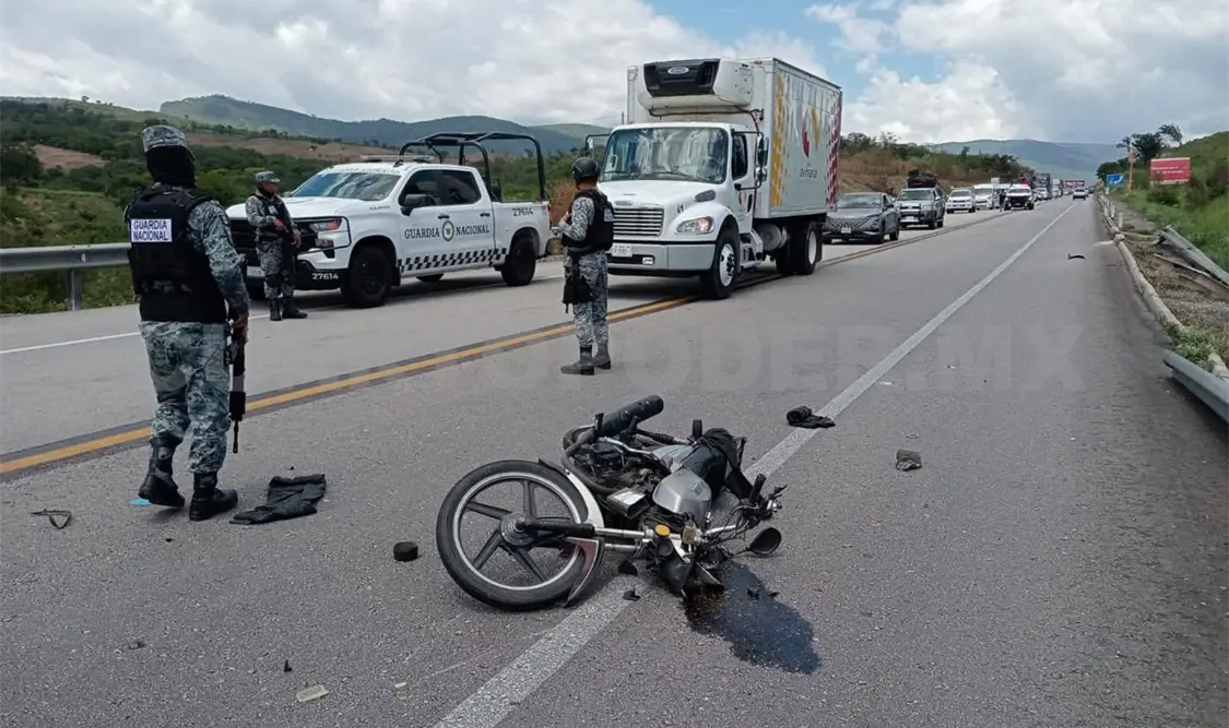 La Italika fue embestida por el Camry y la destrozó. Ulises Villalobos / CP