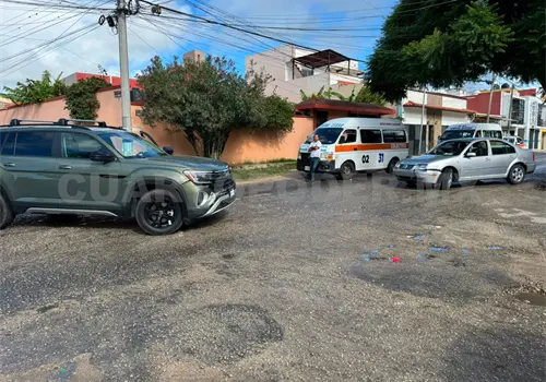 Ignora el alto en cruce y causa una carambola Ignora el alto en cruce y causa una carambola