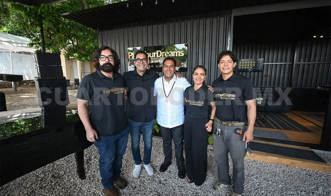 Acude ERA a inauguración de fábrica de pianos