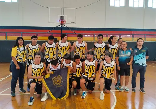 Unach hace historia con equipo varonil