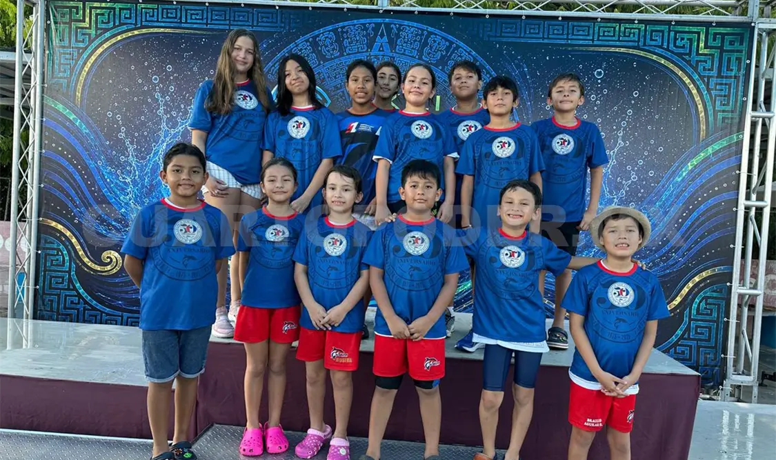 Los 14 representantes de El Delfín participaron en pruebas individuales durante la competencia celebrada en Cancún. Cortesía