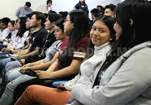Realiza estudiante estancia en el IPN