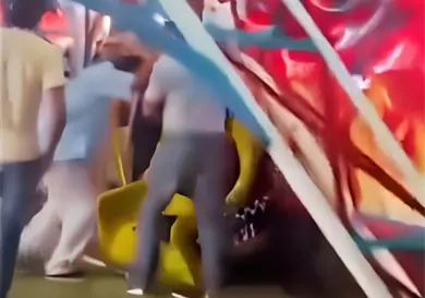 Se desprende canasta de teleférico en feria Se desprende canasta de teleférico en feria
