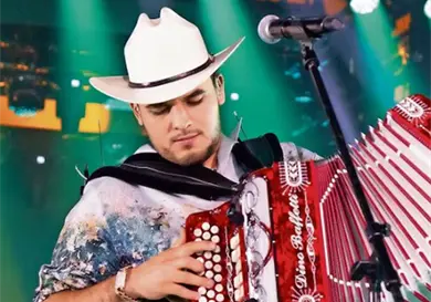 A Edgardo Núñez le llueve trabajo A Edgardo Núñez le llueve trabajo