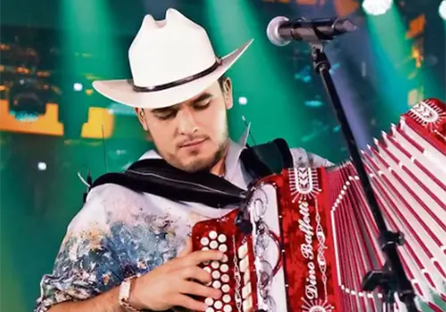A Edgardo Núñez le llueve trabajo A Edgardo Núñez le llueve trabajo