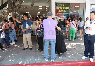 Van más de 400 réplicas tras sismo de 7.4 Van más de 400 réplicas tras sismo de 7.4