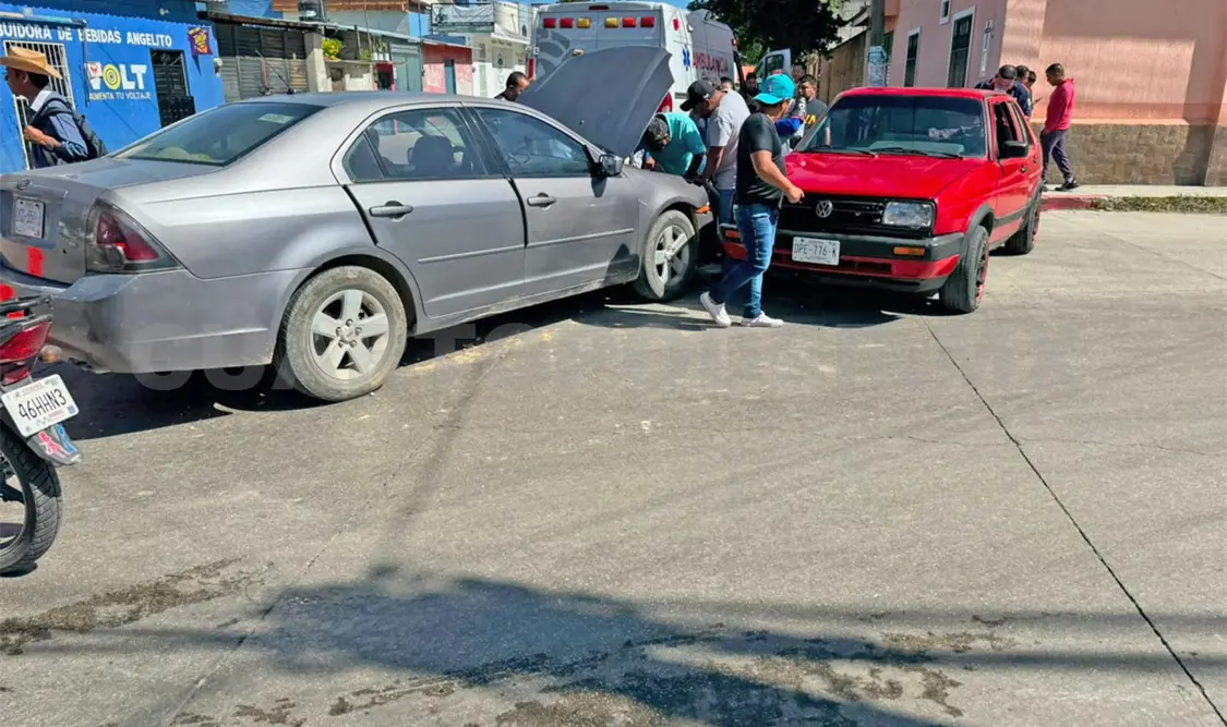 En el cruce de la 6.ª avenida Poniente se registran constantes accidentes de tránsito, por lo cual piden que instalen un semáforo. Juan Orel / CP