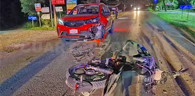 Sobrevive a brutal colisión contra auto Sobrevive a brutal colisión contra auto