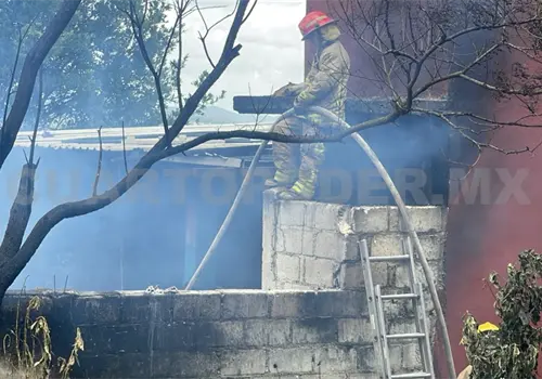 Incendio de cocina moviliza a bomberos Incendio de cocina moviliza a bomberos