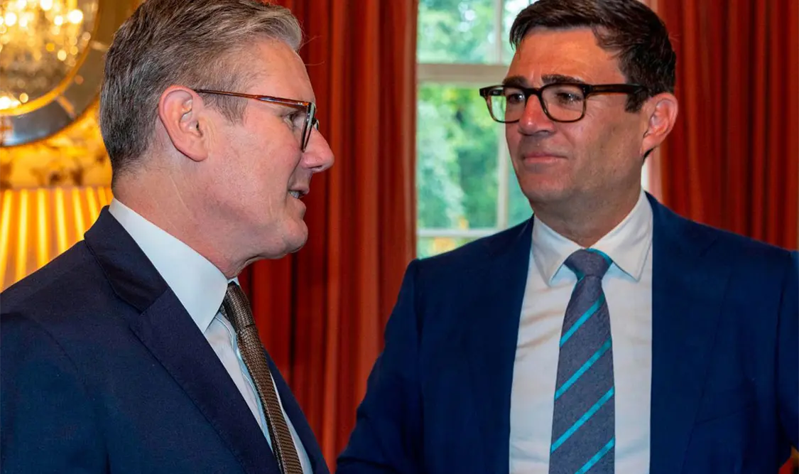 Burnham es el nuevo primer ministro del RU
