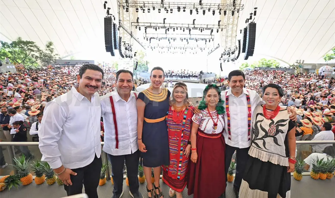 Eduardo Ramírez en la tradicional fiesta de la Guelaguetza 2026. Cortesía