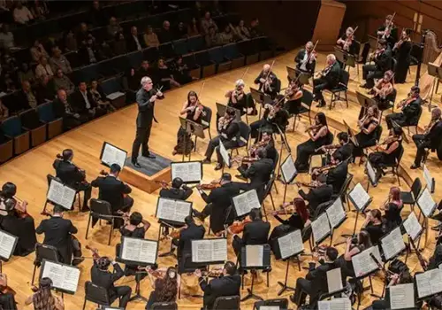 Miner&iacute;a prepara estreno musical