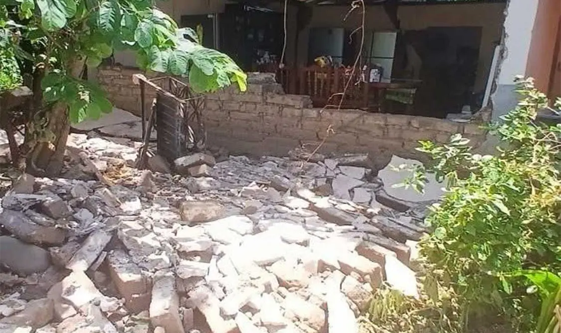 Vivienda de adobe en Frontera Comalapa, fue afectada por el sismo del 17 de julio. Cortesía