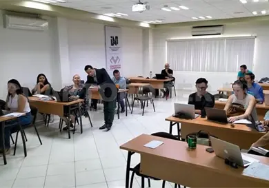 Capacitan a personal de la Canirac en IA para comercios Capacitan a personal de la Canirac en IA para comercios