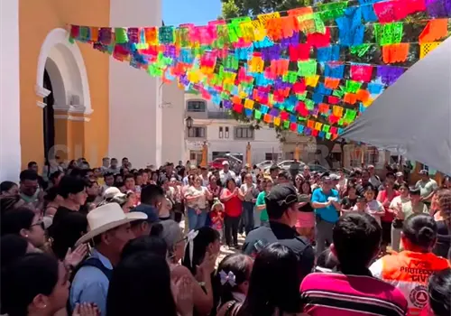 Despiden habitantes a "la mascota del pueblo" Despiden habitantes a "la mascota del pueblo"