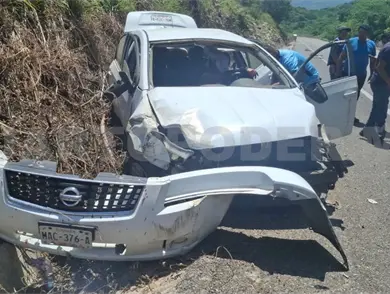 Percance carretero deja como saldo 2 lesionados Percance carretero deja como saldo 2 lesionados