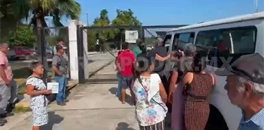 Protestan por cuatro días sin luz Protestan por cuatro días sin luz