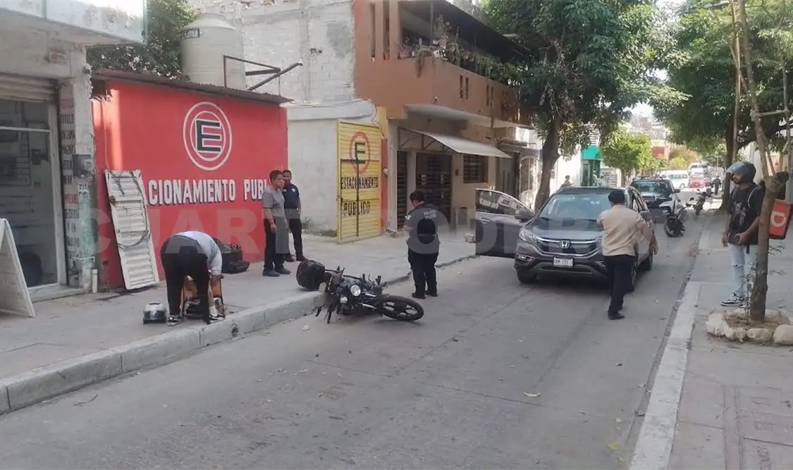 La causa del accidente, en una transitada vía, se dijo fue por corte de circulación. Ulises Villalobos / CP