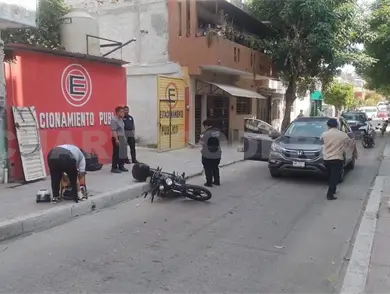 Colisión vehicular en pleno centro de Tuxtla Colisión vehicular en pleno centro de Tuxtla
