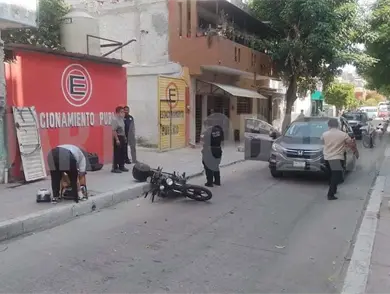 Colisi&oacute;n vehicular en pleno centro de Tuxtla