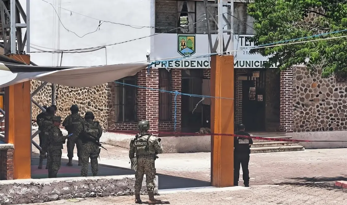 El operativo se registró a las 01:00 horas del jueves, donde las fuerzas públicas aseguraron las instalaciones de la presidencia municipal. Cortesía