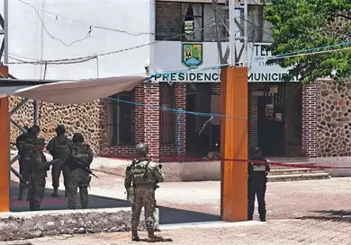 Catean y aseguran palacio municipal de Temoac, Morelos Catean y aseguran palacio municipal de Temoac, Morelos