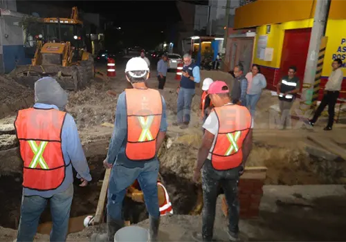 Dan seguimiento a obra en Infonavit Grijalva Dan seguimiento a obra en Infonavit Grijalva