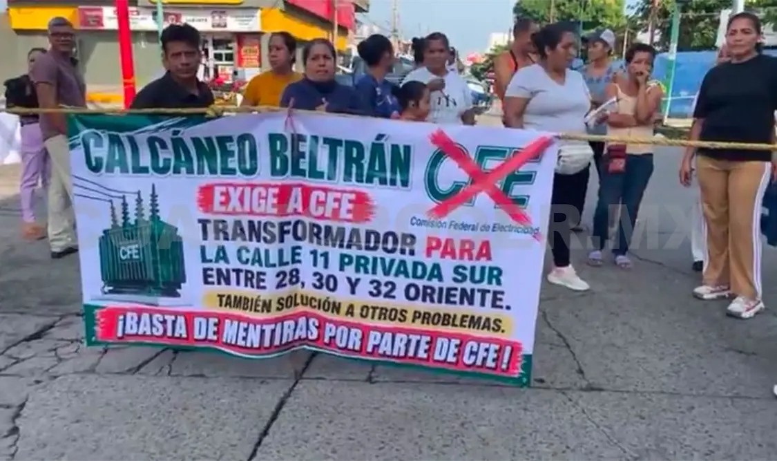 Los vecinos se habían mantenido firmes en su postura de no permitir el paso hasta que CFE atendiera su reclamo. Ramón García / CP