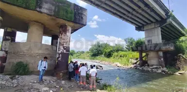 Cierran puente por da&ntilde;os estructurales