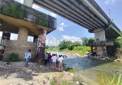 Cierran puente por daños estructurales Cierran puente por daños estructurales
